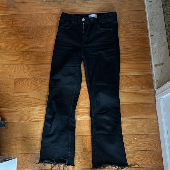 Zara Flared Crop High Waist TRF Jeans - Black Size 0 - Picture 2 of 4